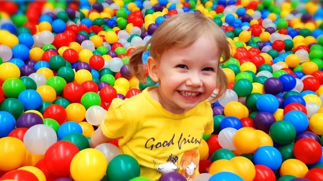 Funny Kids Indoor Playground Family Fun Play Area Slides Trampoline Nursery Rhymes Songs for Babies