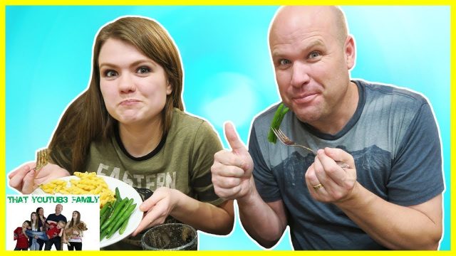 Audrey and Jordan Cook A Surprise Dinner *FUNNY* / That YouTub3 Family