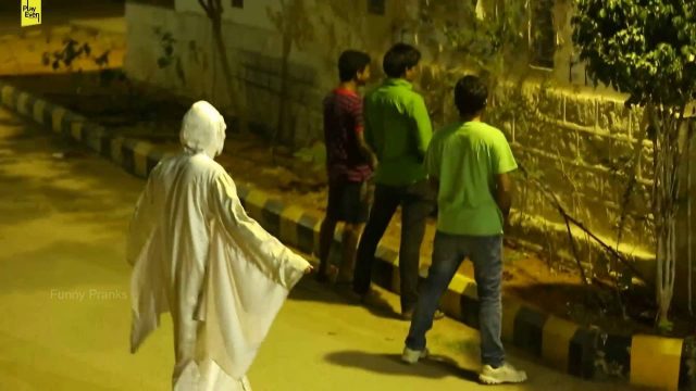 Real Ghost at Night Time On Road || Funny Prank video