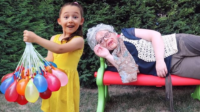 Grandma funny on, Kid Family Fun – Hide and Seek – Oyuncak Avı Öykü