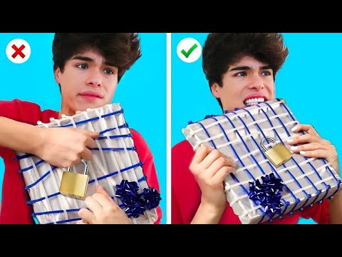 BEST FUNNY CHRISTMAS PRANKS TO DO AT HOME!!